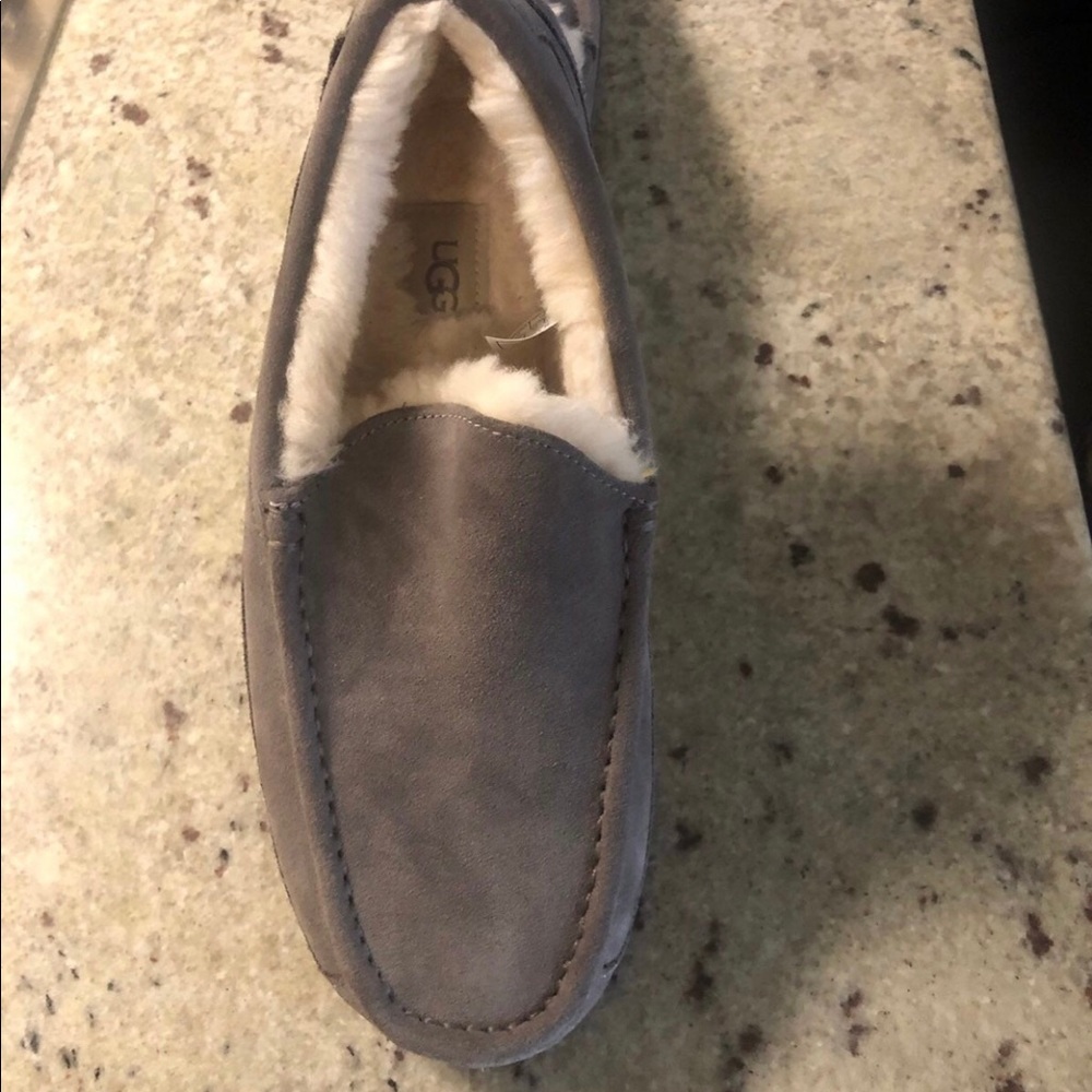 Ugg Slip on